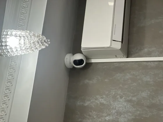 Бөлмелердегі бұрылмалы Wi-Fi камералар — Onset Pro жұмыстары