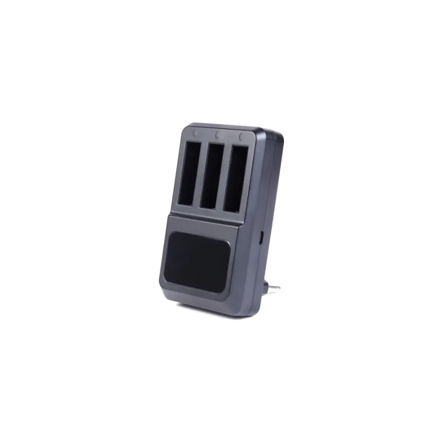 Зарядка для 3 батарей GoPro Hero 4 от USB Deluxe DLGP-404