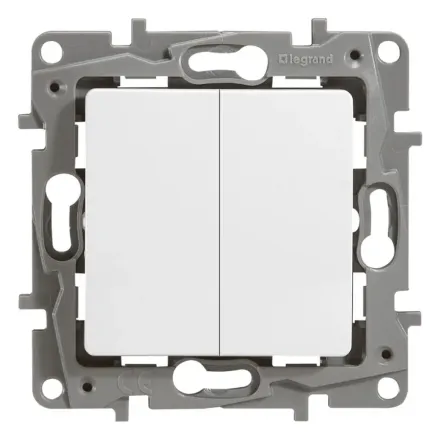 Выключатель/переключатель двухклавишный Legrand Etika 10 A 250 В белый