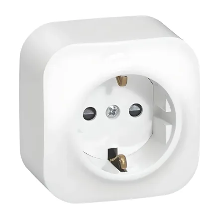 Розетка с зк с зш Legrand Forix 16A 250В IP20 накладная белый