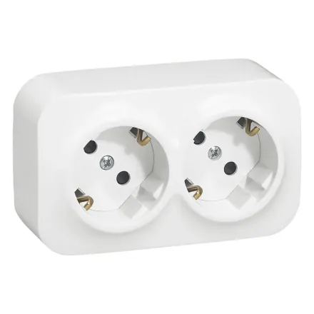 Розетка двойная с зк с зш Legrand Forix 16A 250В IP20 накладная белый