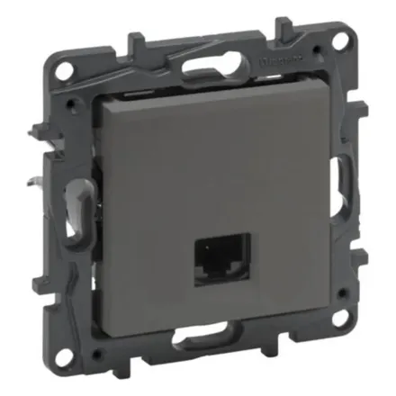 Информационная розетка одинарная Niloe Step RJ45 Кат.6 UTP Сталь