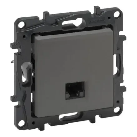 Информационная розетка одинарная Niloe Step RJ45 Кат.5e UTP Сталь